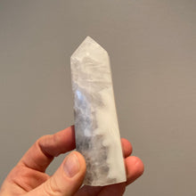 Load image into Gallery viewer, Druzy Agate Tower
